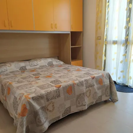 Casa Calcutta - Iun Q3398 *